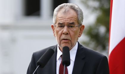Новият президентът на Австрия казва сбогом на