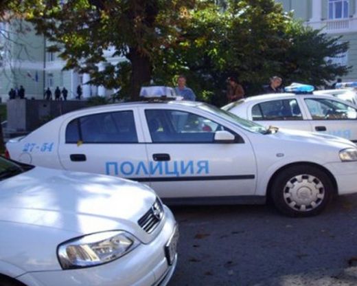 Баба хвърли 20 бона и злато от тераса на измамници