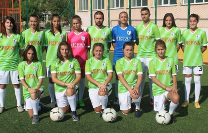 Треньорът на най-младия женски футболен отбор в Пловдив Ангел Славов: Целта е работа в диалог