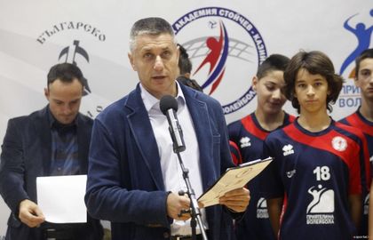 Иво Иванов се срещна с деца от академия