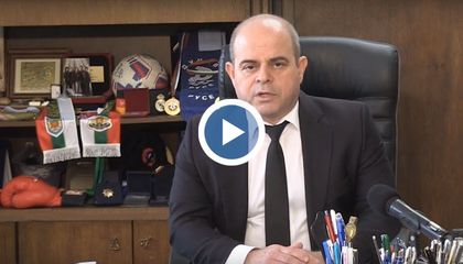 Пламен Стоилов ви пожелава да имате много поводи за радост през новата година