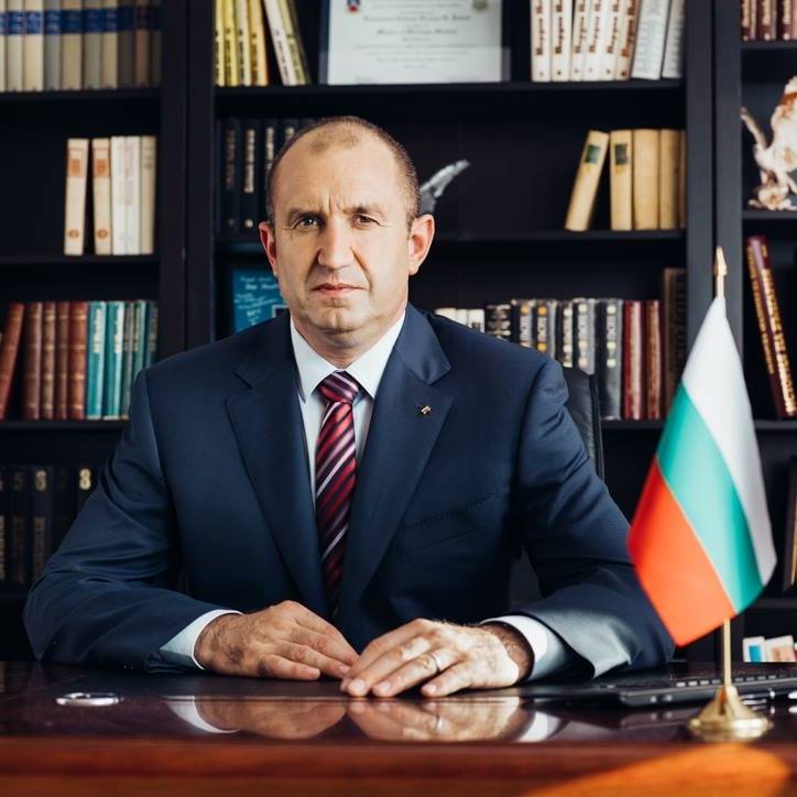 Президентът Румен Радев подкрепи българските превозвачи в писмо до председателя на Европейския парламент Антонио Таяни