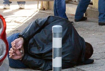 Криминалисти закопчаха дилър с 40 грама амфетамин и трева на Четвъртък пазара