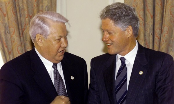 Елцин към Клинтън: Защо просто не дадеш Европа на Русия?