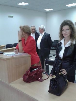 Най-сетне се разбра девствена ли е поетесата Албена Хинкова