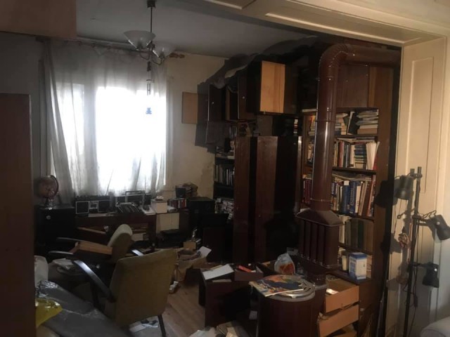 Ето я къщата, от която откраднаха картини на Владимир Димитров-Майстора