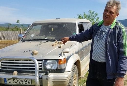 30 роми с вили и лопати пребиха руснак и сина му край Петрич