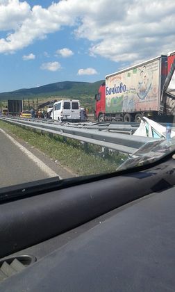 Отпушиха движението по