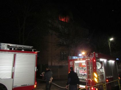 Горя апартамент в Пловдив, мъж с опасност за живота