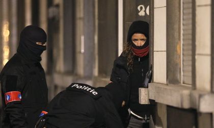 Взрив и стрелба при полицейска операция в Брюксел