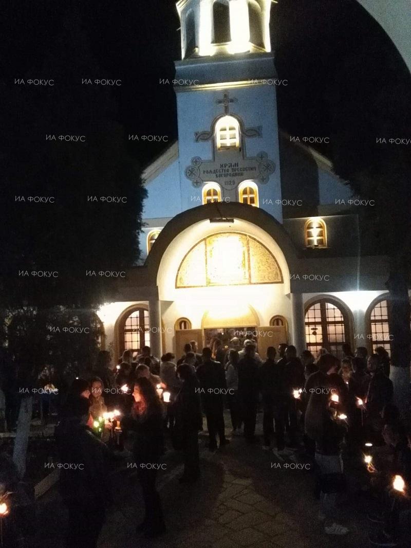 Отец Спас Веселински: Събитията, които провеждаме в храм „Рождество Богородично“, са посветени на 90-ата годишнина от освещаването му и 50-ата годишнина от обявяването на Симитли за град