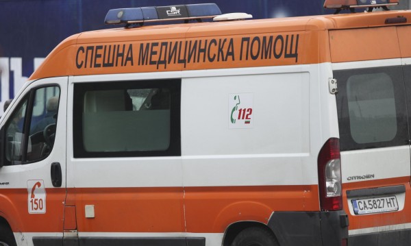 Бебе издъхна в асеновградската болница, майка му налетя да чупи прозорци