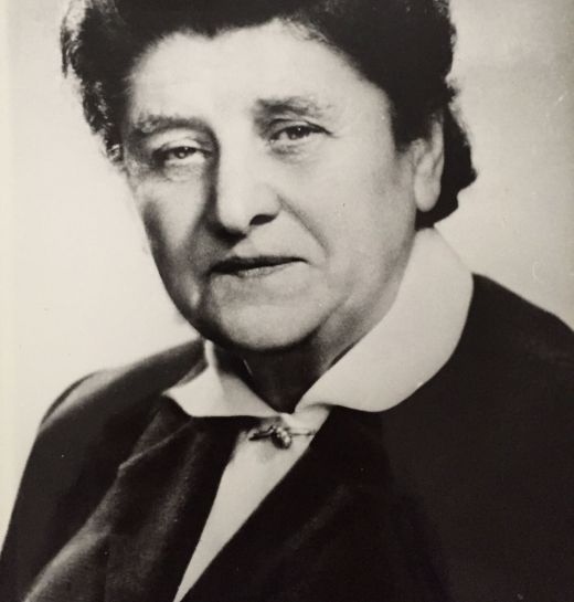 Кръстиха площад на името на Цола Драгойчева