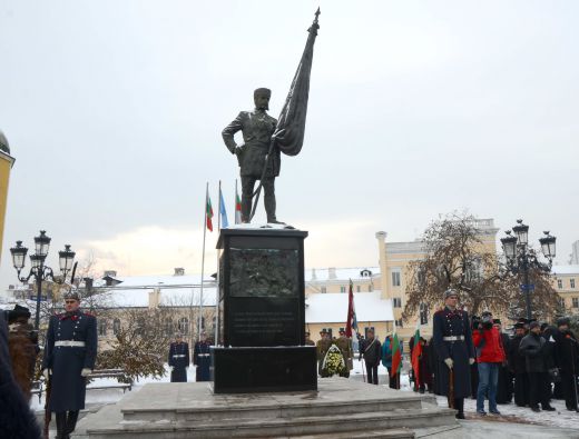 Фандъкова и общинари положиха цветя за 138 г. от освобождението на София