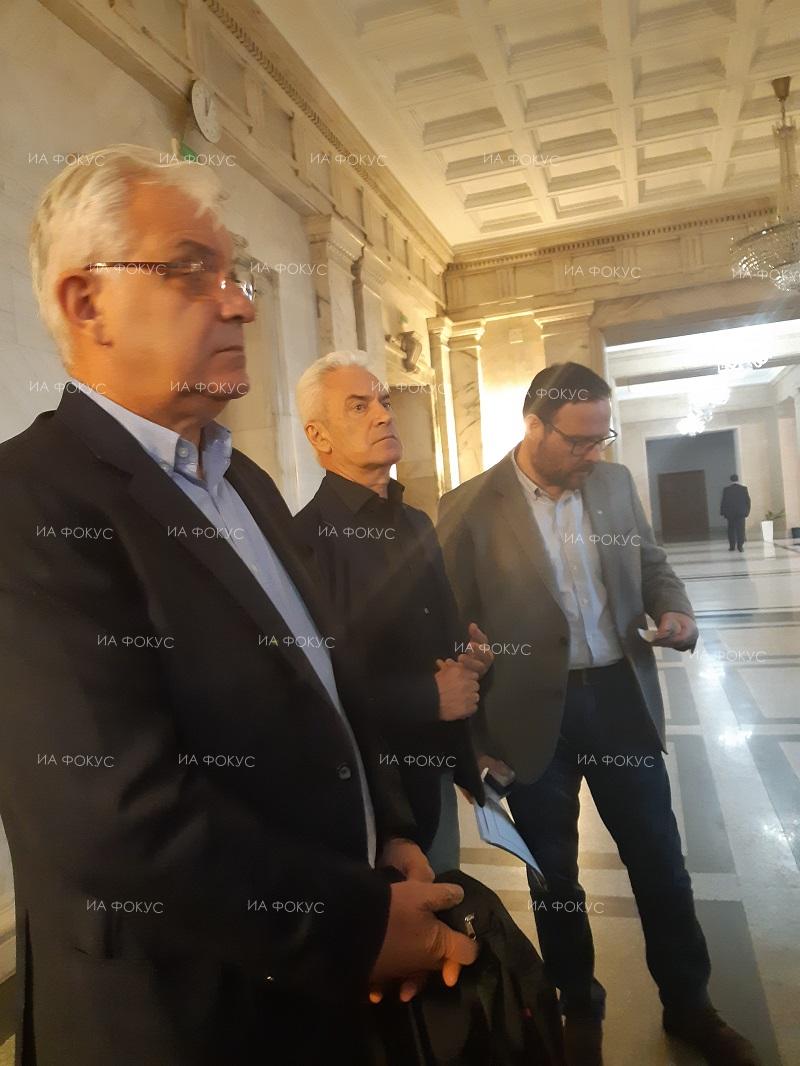 ПП „Атака“ регистрира в ЦИК листата си за европейските избори