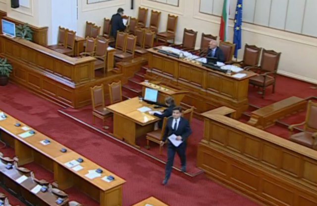 Вежди Рашидов за Тютюневия склад: Който чупи, купи!