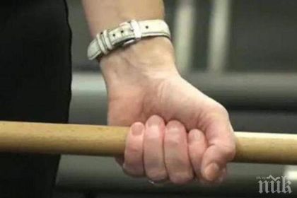 КЪРВАВА РАЗПРАВА! Мъж спука брат си от бой