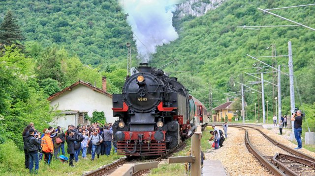 Пускат ретро пътешествия с влак за Лазаровден и Цветница