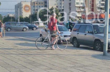 Моторист в болница след инцидент на кръгово в Тракия