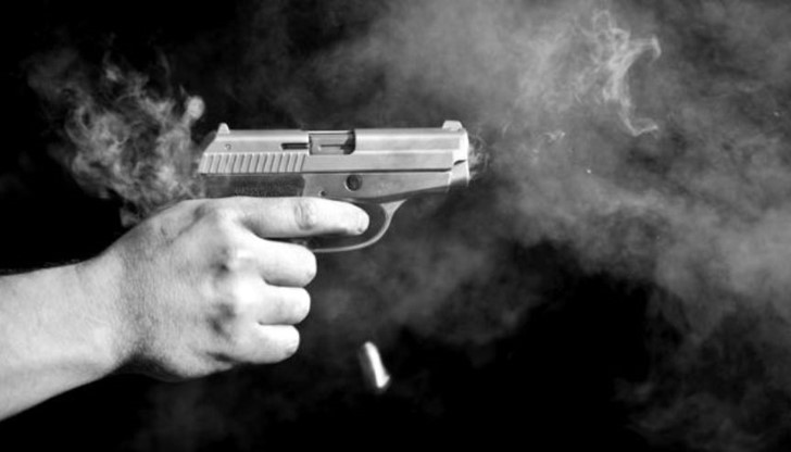 Следовател на съд, гръмнал с пищов по жилището на съседи