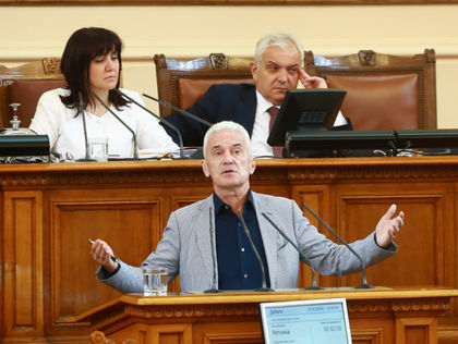 Сидеров към депутатите: Орбан защити християнските ценности, но Европа му размаха пръчката