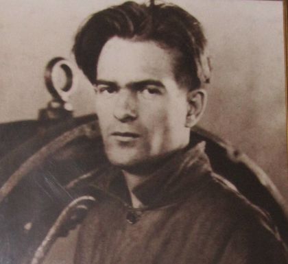 Честито българи! 107 години от рождението на Никола Вапцаров!