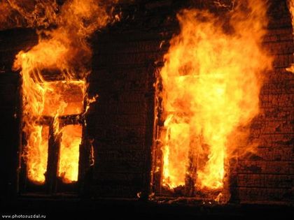 Майстор забравил дървена греда в комин, стопанката и къщата изгоряха