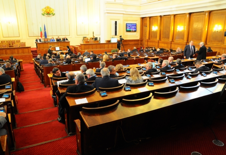 Санирането влиза в парламента, БСП иска дебат