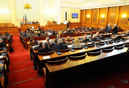 Санирането влиза в парламента, БСП иска дебат