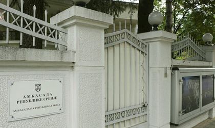 Сръбските дипломати от днес се връщат в Скопие