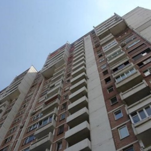 Мъж се самоуби! Скочи от блок в Мездра