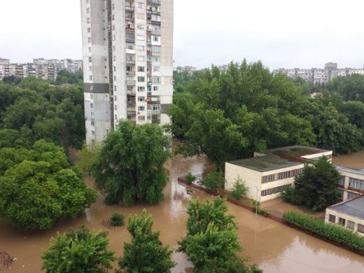 Порой и в Добричко! Две деца едва не се удавиха