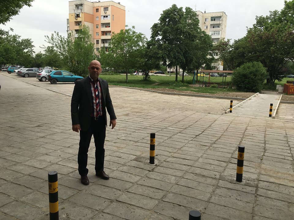 Костадин Димитров: Паркингът пред блок 52 е готов, следва блок 137