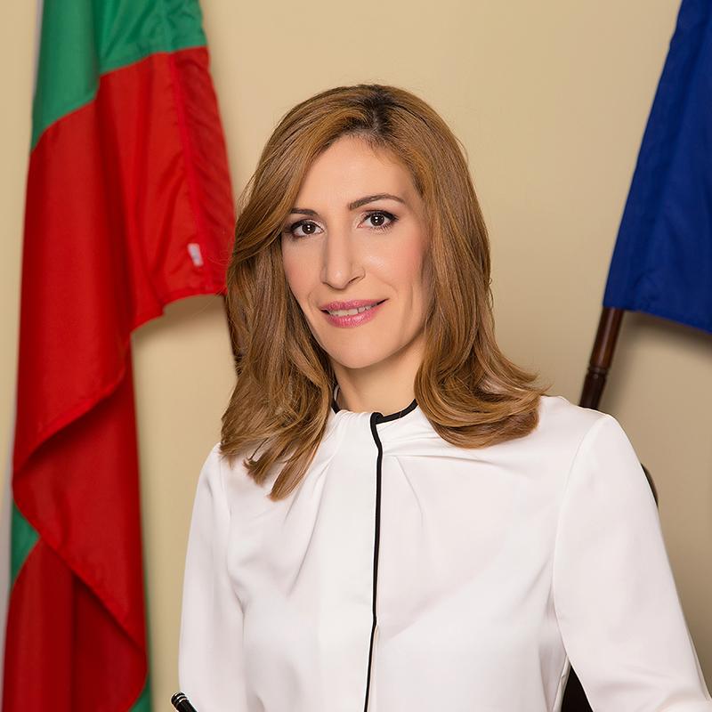 Министър Николина Ангелкова: Подготвени сме за зимния сезон и ще сме безкомпромисни по отношение на контрола на предлаганите услуги