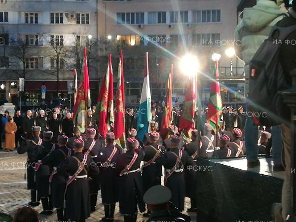 София: Президентът Румен Радев прие почетния строй на представителните части на Българската армия по повод Националния празник