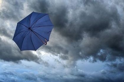 Хладен вторник с облаци, вятър, а някъде и дъжд