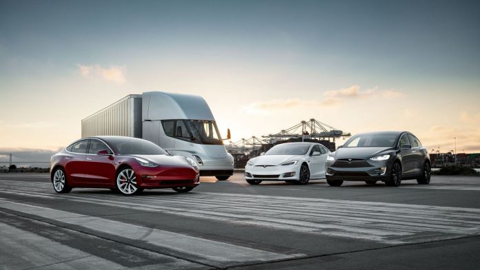 Tesla може да транспортира своите електромобили с помощта на Tesla Semi