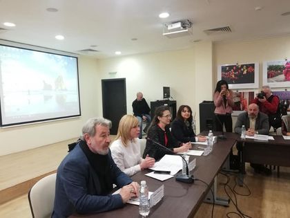Бургас: Депутати и експерти търсят път към родителите в превенцията на наркотиците