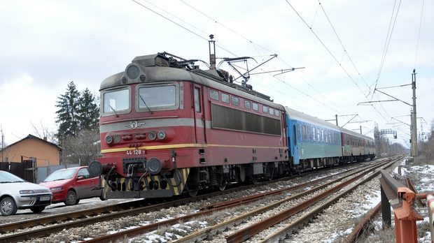 Държавата вади 208 млн. лв. за довършване на забавени жп проекти