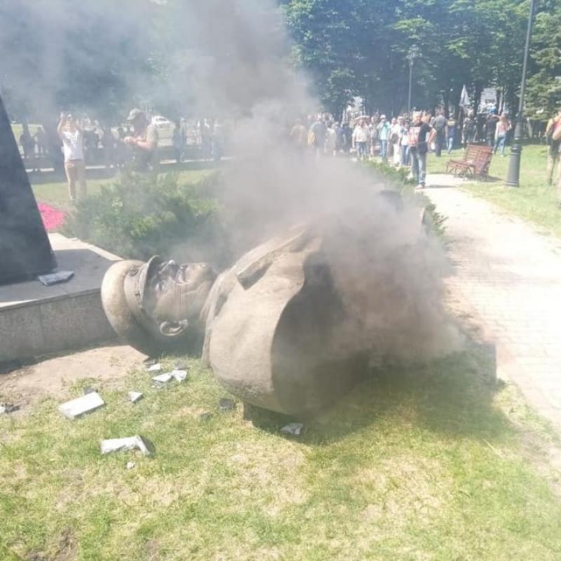ТАСС: Кметът на Харков обеща възстановяване на паметника на маршал Жуков „в най-скоро време“