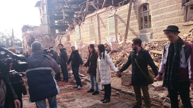 Жива верига брани склада на "Ориент Табако" (СНИМКИ)