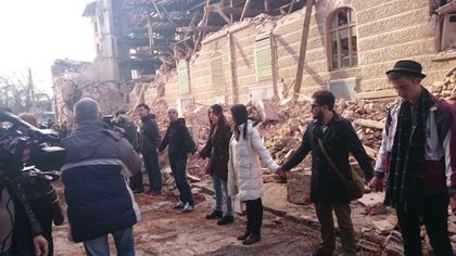 Жива верига брани склада на "Ориент Табако" (СНИМКИ)