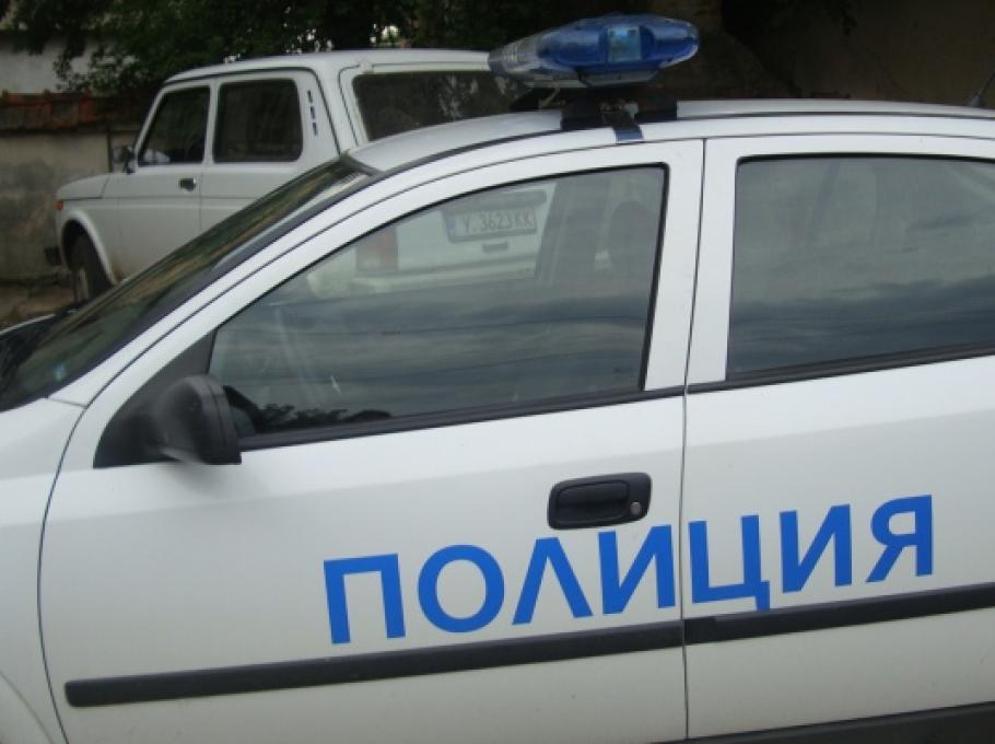 Жена задигна джибрите за ракия, прасетата и туршията на приятеля си
