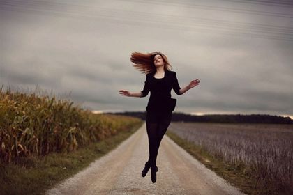 Ще срещнеш висока, тъмна, непозната българка