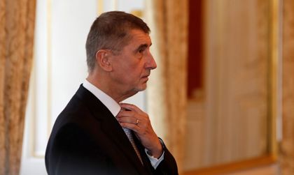 Чешкият кабинет подаде оставка, премиерът – обвинен в мошеничество