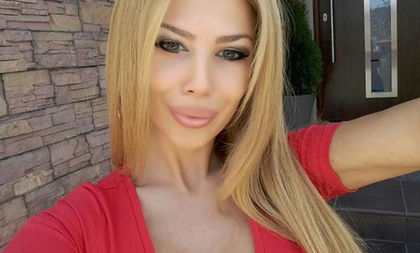 Този прекрасен бюст помага на мъжете да печелят пари от... мачове! Вие какво мислите? (СНИМКА 18+)