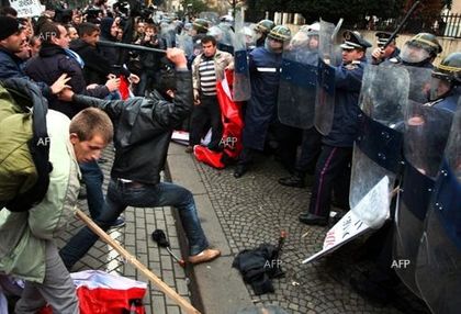 „Локално“ (Македония): За днес е насрочен масов протест на опозицията в Албания