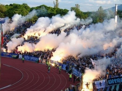 "Сини" фенове пострадаха при приготвяне на пиротехнически изделия