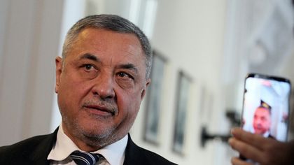 В. Симеонов нападна Слави: Не може гологлав чалгар да раздава присъди