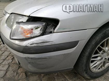 Удариха пловдивска кола в центъра на Бургас, извършителят си плюе на петите